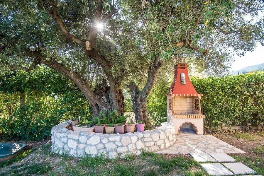 Villa Irida Afrato 0*,  Ελλάδα